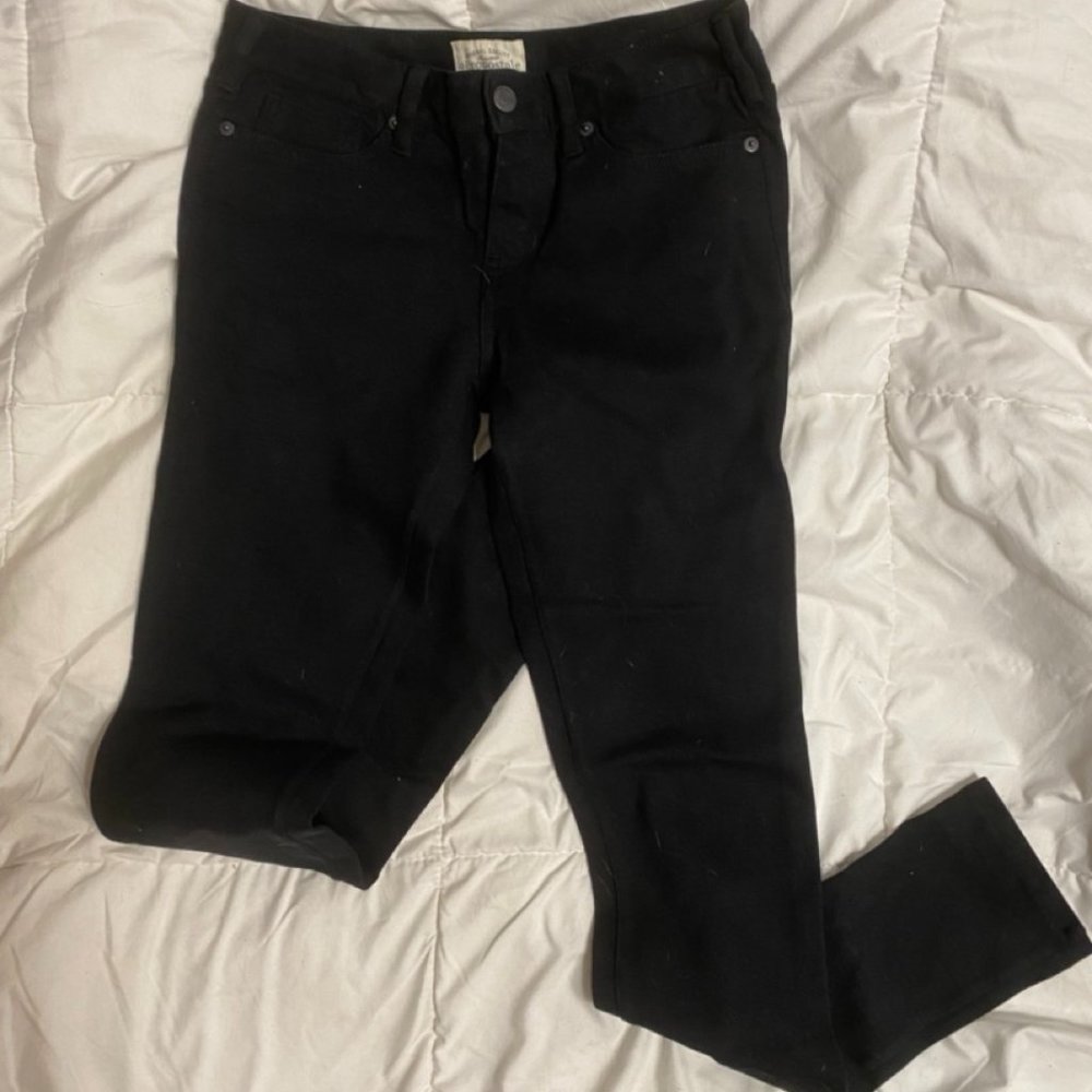 BLACK DENIM JEGGINGS